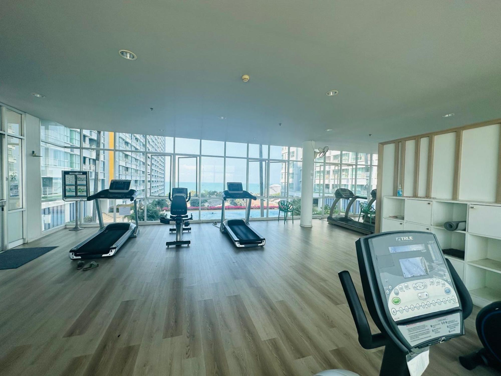 Seaview Beach Room Lumpini-Pool And Gym Face To Ocean Jomtien Beach Εξωτερικό φωτογραφία