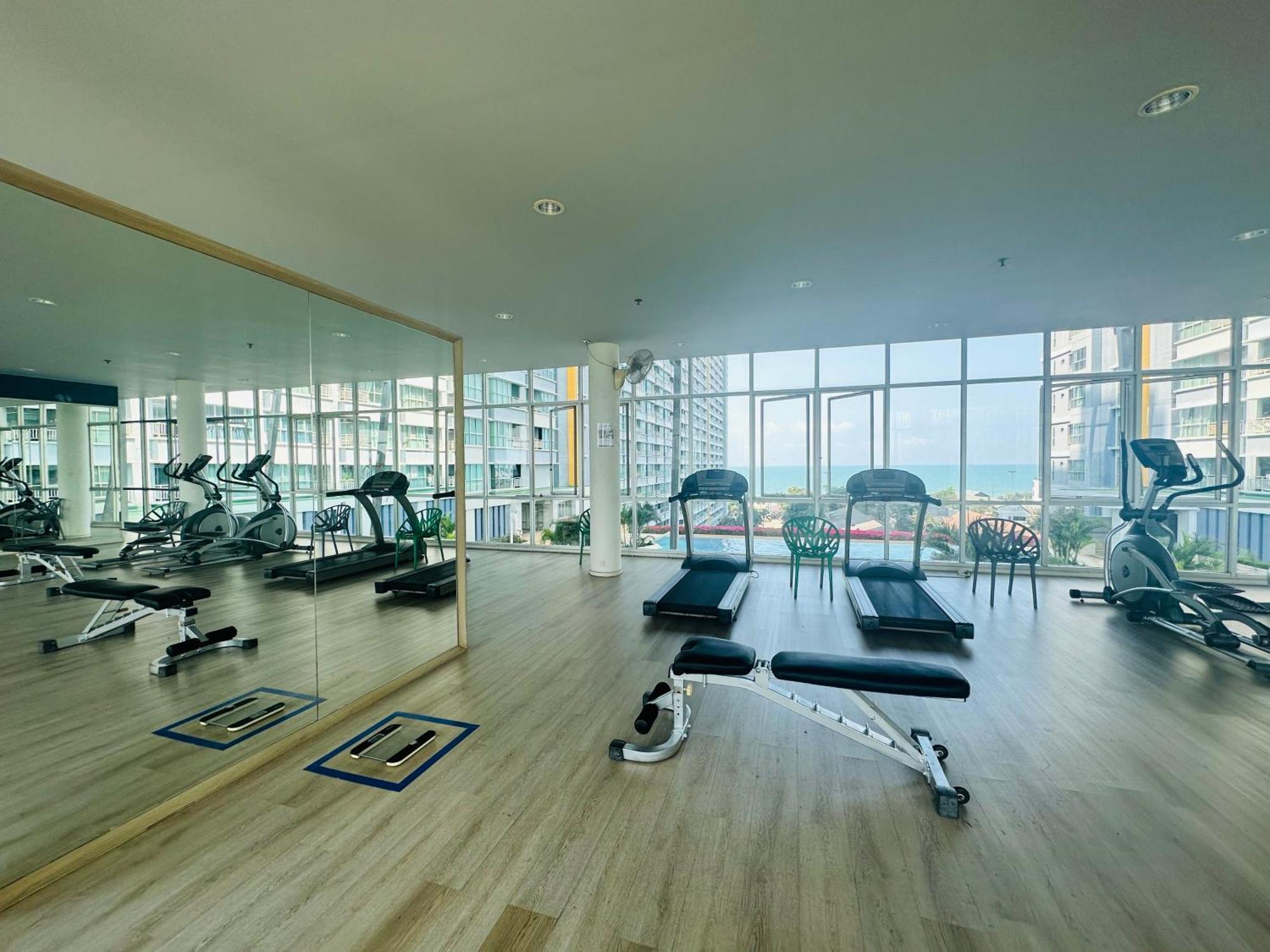 Seaview Beach Room Lumpini-Pool And Gym Face To Ocean Jomtien Beach Εξωτερικό φωτογραφία