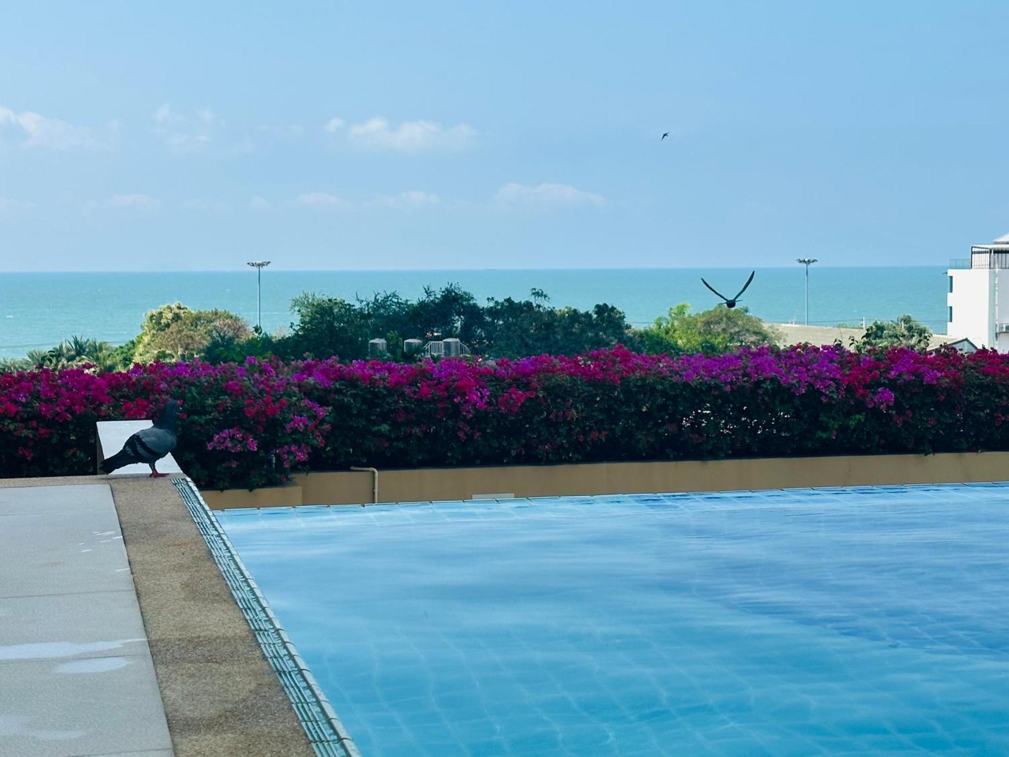 Seaview Beach Room Lumpini-Pool And Gym Face To Ocean Jomtien Beach Εξωτερικό φωτογραφία